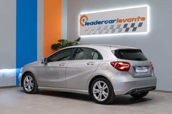 MERCEDES-BENZ CLASE A 200D 136CV 2018 de segunda mano