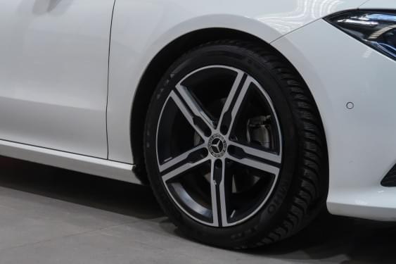 MERCEDES-BENZ CLASE CLA 200 SHOOTING BRAKE 163CV 2020 de segunda mano