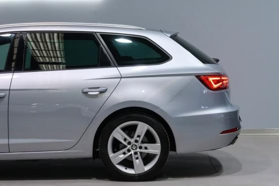 SEAT LEÓN ST 2.0 TDI DSG FR EDITION PLUS 2020 de segunda mano