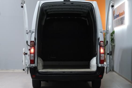 RENAULT MASTER FURGON T L2H2 3300BI DCI 136CV 2021 de segunda mano