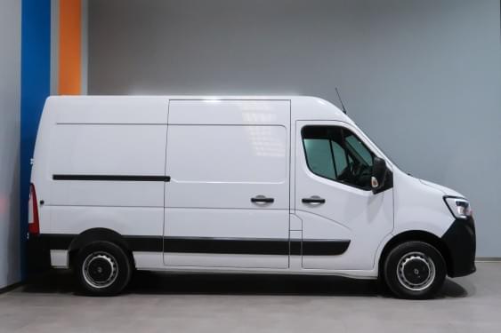 RENAULT MASTER FURGON T L2H2 3300BI DCI 136CV 2021 de segunda mano