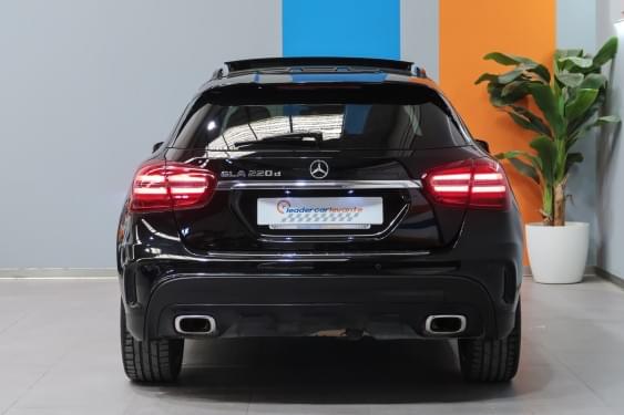 MERCEDES-BENZ CLASE GLA 220D PACK AMG 177CV 2018 de segunda mano