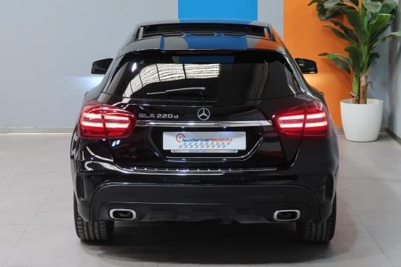 MERCEDES-BENZ CLASE GLA 220D PACK AMG 177CV 2018 de segunda mano