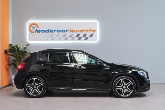 MERCEDES-BENZ CLASE GLA 220D PACK AMG 177CV 2018 de segunda mano