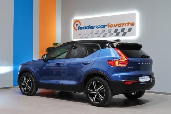 Comprar VOLVO XC40 1.5 T4 TWIN RECHARGE R-DESIGN 211CV 2021 de segunda mano VOLVO XC40 1.5 T4 TWIN RECHARGE R-DESIGN 211CV 2021 de segunda mano