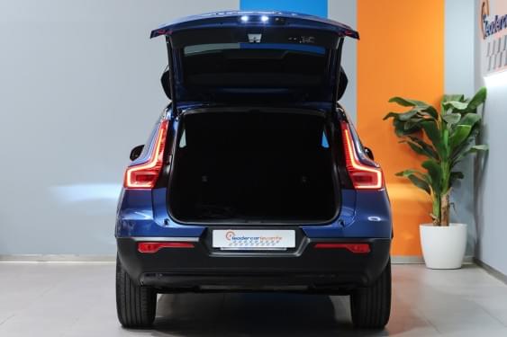 Comprar VOLVO XC40 1.5 T4 TWIN RECHARGE R-DESIGN 211CV 2021 de segunda mano VOLVO XC40 1.5 T4 TWIN RECHARGE R-DESIGN 211CV 2021 de segunda mano