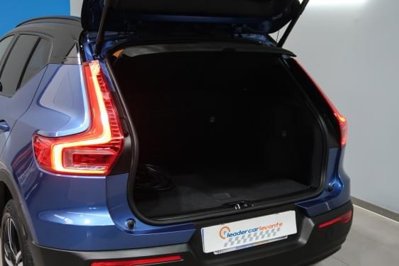 Comprar VOLVO XC40 1.5 T4 TWIN RECHARGE R-DESIGN 211CV 2021 de segunda mano VOLVO XC40 1.5 T4 TWIN RECHARGE R-DESIGN 211CV 2021 de segunda mano