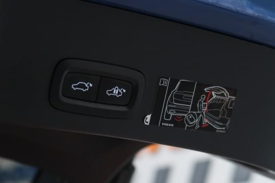 Comprar VOLVO XC40 1.5 T4 TWIN RECHARGE R-DESIGN 211CV 2021 de segunda mano VOLVO XC40 1.5 T4 TWIN RECHARGE R-DESIGN 211CV 2021 de segunda mano