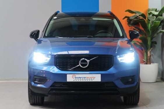Comprar VOLVO XC40 1.5 T4 TWIN RECHARGE R-DESIGN 211CV 2021 de segunda mano VOLVO XC40 1.5 T4 TWIN RECHARGE R-DESIGN 211CV 2021 de segunda mano