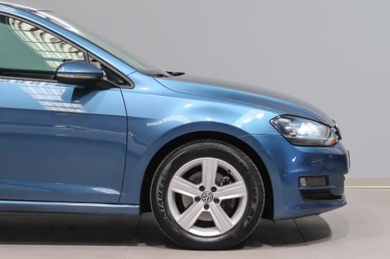 VOLKSWAGEN GOLF 7 ADVANCE  2.0 TDI 150CV BMT DSG 2017 de segunda mano