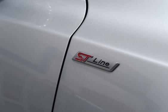 Comprar FORD FOCUS ST LINE 1.0 ECOBOOST 125CV 2023 de segunda mano FORD FOCUS ST LINE 1.0 ECOBOOST 125CV 2023 de segunda mano