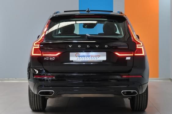 Comprar VOLVO XC60 2.0 T6 AWD RECHARGE R-DESIGN AUTO 2021 de segunda mano VOLVO XC60 2.0 T6 AWD RECHARGE R-DESIGN AUTO 2021 de segunda mano