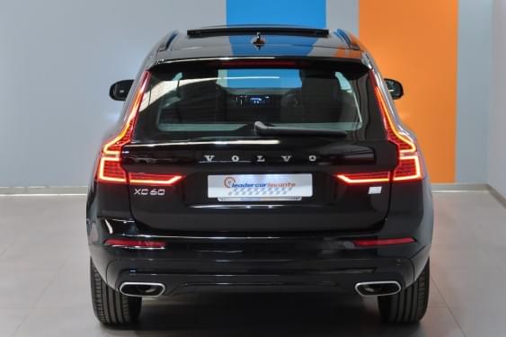 Comprar VOLVO XC60 2.0 T6 AWD RECHARGE R-DESIGN AUTO 2021 de segunda mano VOLVO XC60 2.0 T6 AWD RECHARGE R-DESIGN AUTO 2021 de segunda mano