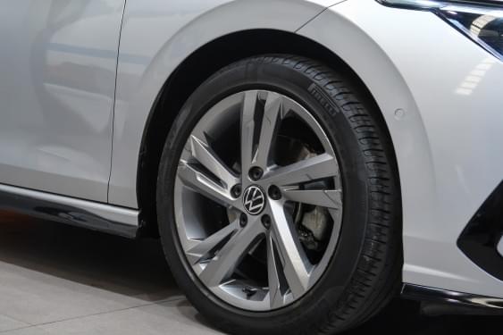 Comprar VOLKSWAGEN GOLF R-LINE 2.0 TDI 150CV DSG 2021 de segunda mano VOLKSWAGEN GOLF R-LINE 2.0 TDI 150CV DSG 2021 de segunda mano