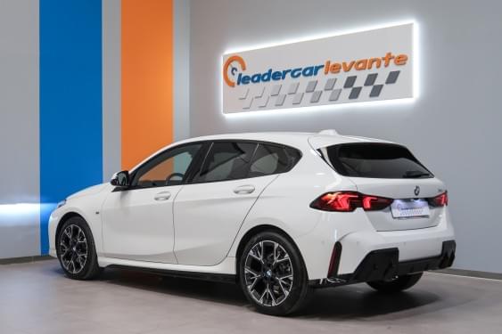 Comprar BMW SERIE 1 120 D 163CV HIBRIDO 2025 de segunda mano BMW SERIE 1 120 D 163CV HIBRIDO 2025 de segunda mano