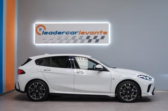 Comprar BMW SERIE 1 120 D 163CV HIBRIDO 2025 de segunda mano BMW SERIE 1 120 D 163CV HIBRIDO 2025 de segunda mano