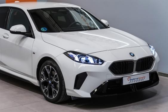 Comprar BMW SERIE 1 120 D 163CV HIBRIDO 2025 de segunda mano BMW SERIE 1 120 D 163CV HIBRIDO 2025 de segunda mano