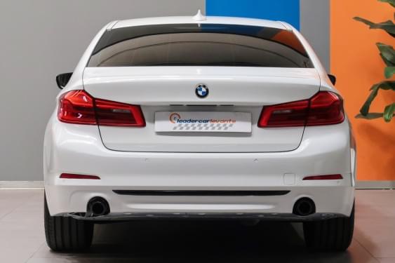 BMW SERIE 5 530 D SPORT LINE 265CV 2017 de segunda mano