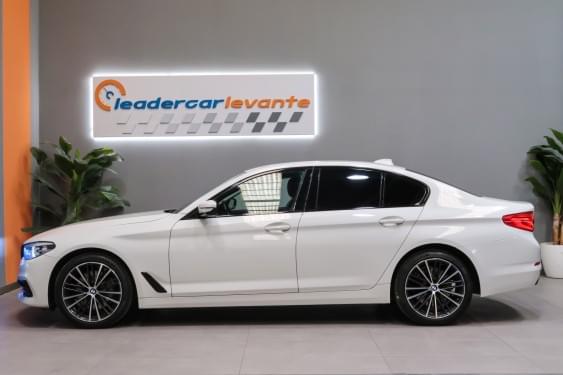 BMW SERIE 5 530 D SPORT LINE 265CV 2017 de segunda mano