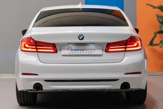 BMW SERIE 5 530 D SPORT LINE 265CV 2017 de segunda mano