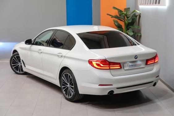 BMW SERIE 5 530 D SPORT LINE 265CV 2017 de segunda mano