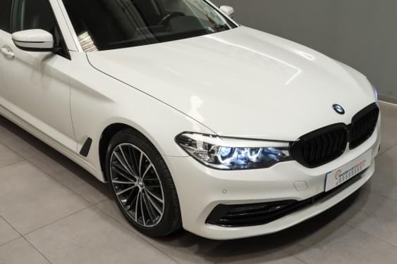 BMW SERIE 5 530 D SPORT LINE 265CV 2017 de segunda mano