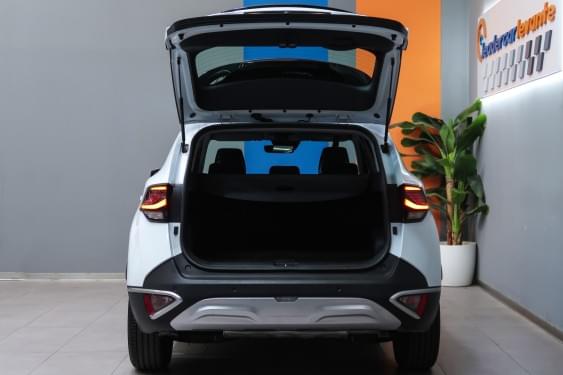 KIA SPORTAGE 1.6 CRDI MHEV 136CV DRIVE 2023 de segunda mano