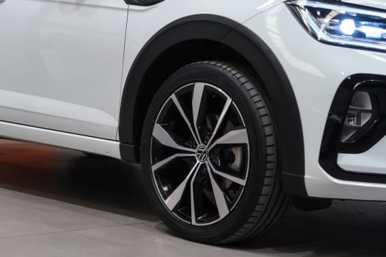 Comprar VOLKSWAGEN TAIGO 1.0 TSI R-LINE DSG 110 CV 2023 de segunda mano VOLKSWAGEN TAIGO 1.0 TSI R-LINE DSG 110 CV 2023 de segunda mano