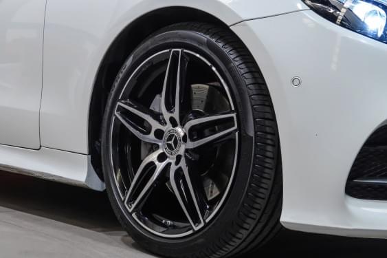 MERCEDES-BENZ CLASE E 220D COUPE 194CV PACK AMG 2018 de segunda mano