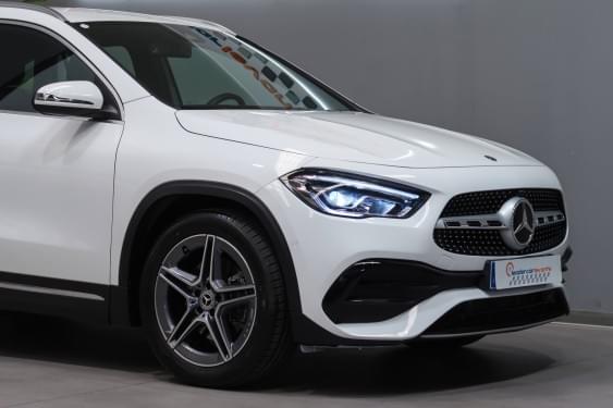 MERCEDES-BENZ CLASE GLA 200 D AMG LINE 150CV 2021 de segunda mano