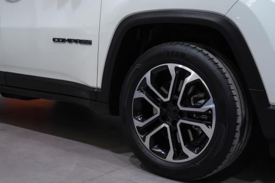 Comprar JEEP COMPASS 4XE 1.3 PHEV 190CV LIMITED 2023 de segunda mano JEEP COMPASS 4XE 1.3 PHEV 190CV LIMITED 2023 de segunda mano