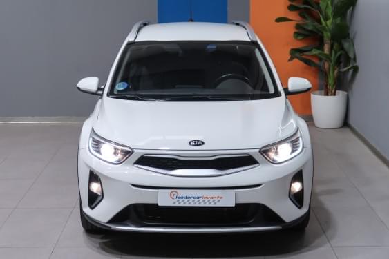 Comprar KIA STONIC 1.2 DPI 84CV CONCEPT 2023 de segunda mano KIA STONIC 1.2 DPI 84CV CONCEPT 2023 de segunda mano