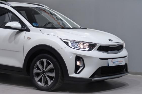 Comprar KIA STONIC 1.2 DPI 84CV CONCEPT 2023 de segunda mano KIA STONIC 1.2 DPI 84CV CONCEPT 2023 de segunda mano