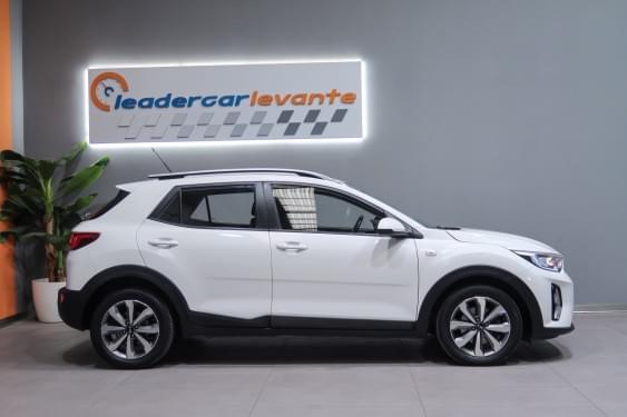 Comprar KIA STONIC 1.2 DPI 84CV CONCEPT 2023 de segunda mano KIA STONIC 1.2 DPI 84CV CONCEPT 2023 de segunda mano
