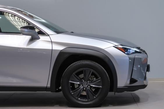 LEXUS UX 2.0 250H PREMIUM 184CV 2024 de segunda mano