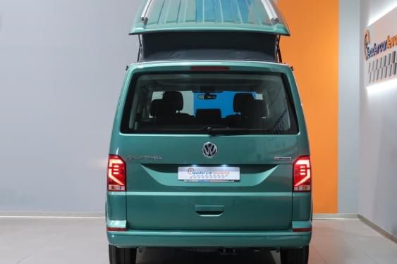 VOLKSWAGEN CALIFORNIA 2.0 TDI BMT BEACH TOUR 4M DSG 204CV 2021 de segunda mano