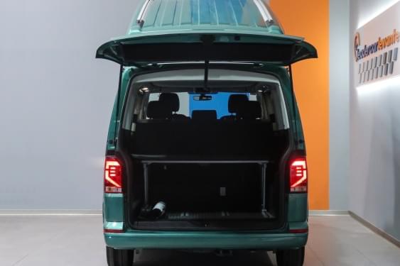 VOLKSWAGEN CALIFORNIA 2.0 TDI BMT BEACH TOUR 4M DSG 204CV 2021 de segunda mano