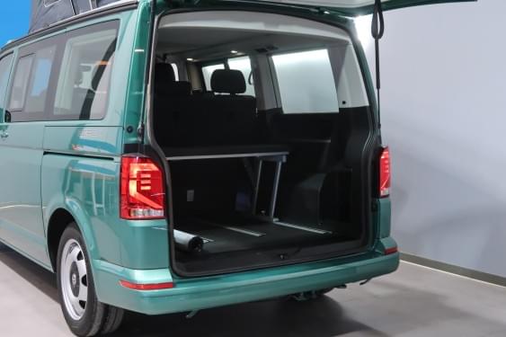 VOLKSWAGEN CALIFORNIA 2.0 TDI BMT BEACH TOUR 4M DSG 204CV 2021 de segunda mano