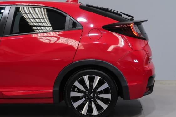 Comprar HONDA CIVIC 1.8 I-VTEC LIFESTYLE AUT 140CV 2015 de segunda mano HONDA CIVIC 1.8 I-VTEC LIFESTYLE AUT 140CV 2015 de segunda mano