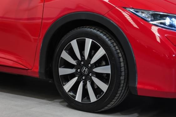 Comprar HONDA CIVIC 1.8 I-VTEC LIFESTYLE AUT 140CV 2015 de segunda mano HONDA CIVIC 1.8 I-VTEC LIFESTYLE AUT 140CV 2015 de segunda mano