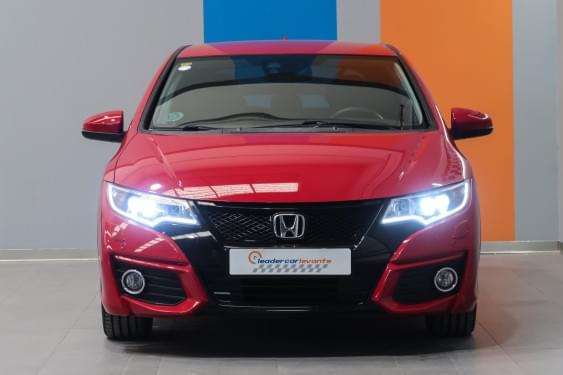 Comprar HONDA CIVIC 1.8 I-VTEC LIFESTYLE AUT 140CV 2015 de segunda mano HONDA CIVIC 1.8 I-VTEC LIFESTYLE AUT 140CV 2015 de segunda mano