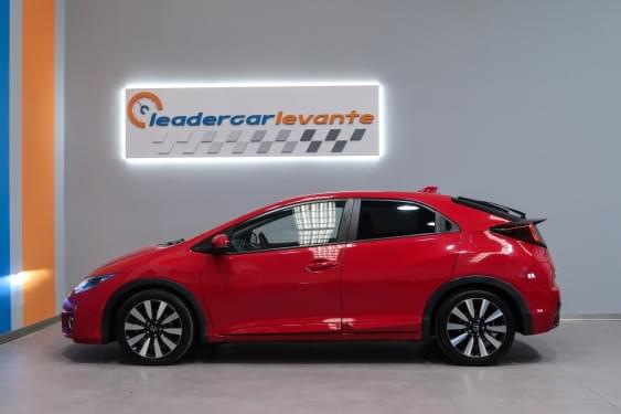 Comprar HONDA CIVIC 1.8 I-VTEC LIFESTYLE AUT 140CV 2015 de segunda mano HONDA CIVIC 1.8 I-VTEC LIFESTYLE AUT 140CV 2015 de segunda mano