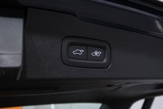 VOLVO V60 2.0 B4 AWD 197CV MOMENTUM 2021 de segunda mano