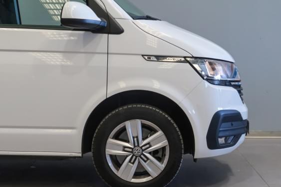 VOLKSWAGEN CARAVELLE  2.0 TDI BMT PREMIUM BT 4M DSG 204CV 2022 de segunda mano