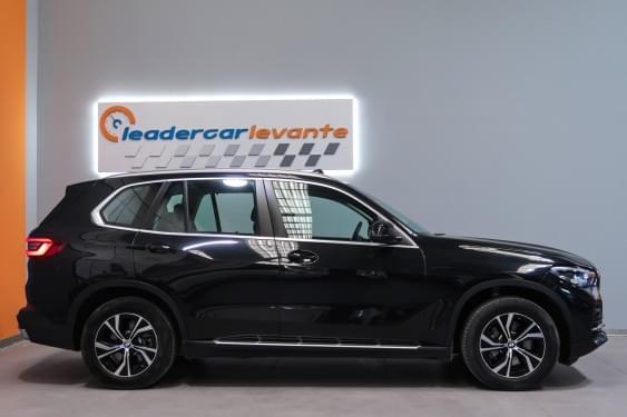 BMW X5 XDRIVE25D 231CV 2022 de segunda mano
