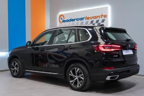BMW X5 XDRIVE25D 231CV 2022 de segunda mano