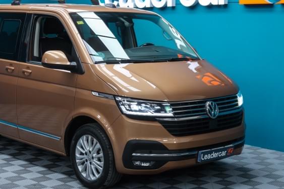 VOLKSWAGEN MULTIVAN 2.0 TDI SCR BMT PREMIUM DSG7 200CV 2021 de segunda mano