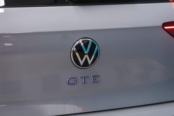VOLKSWAGEN GOLF 1.5 TSI 272CV DSG GTE 2025 de segunda mano