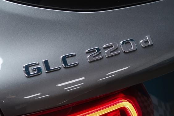 MERCEDES-BENZ CLASE GLC 220D 4MATIC 194CV 2022 de segunda mano