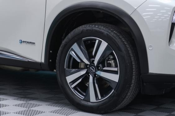 NISSAN XTRAIL 1.5 E-4ORCE 4X4 A/T TEKNA 213CV 2023 de segunda mano